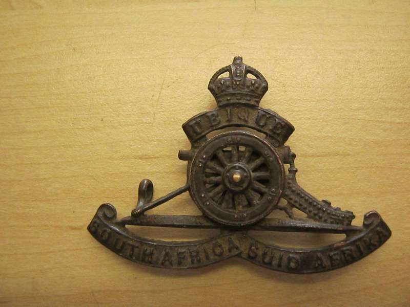 SA Ubique double wheel cap badge